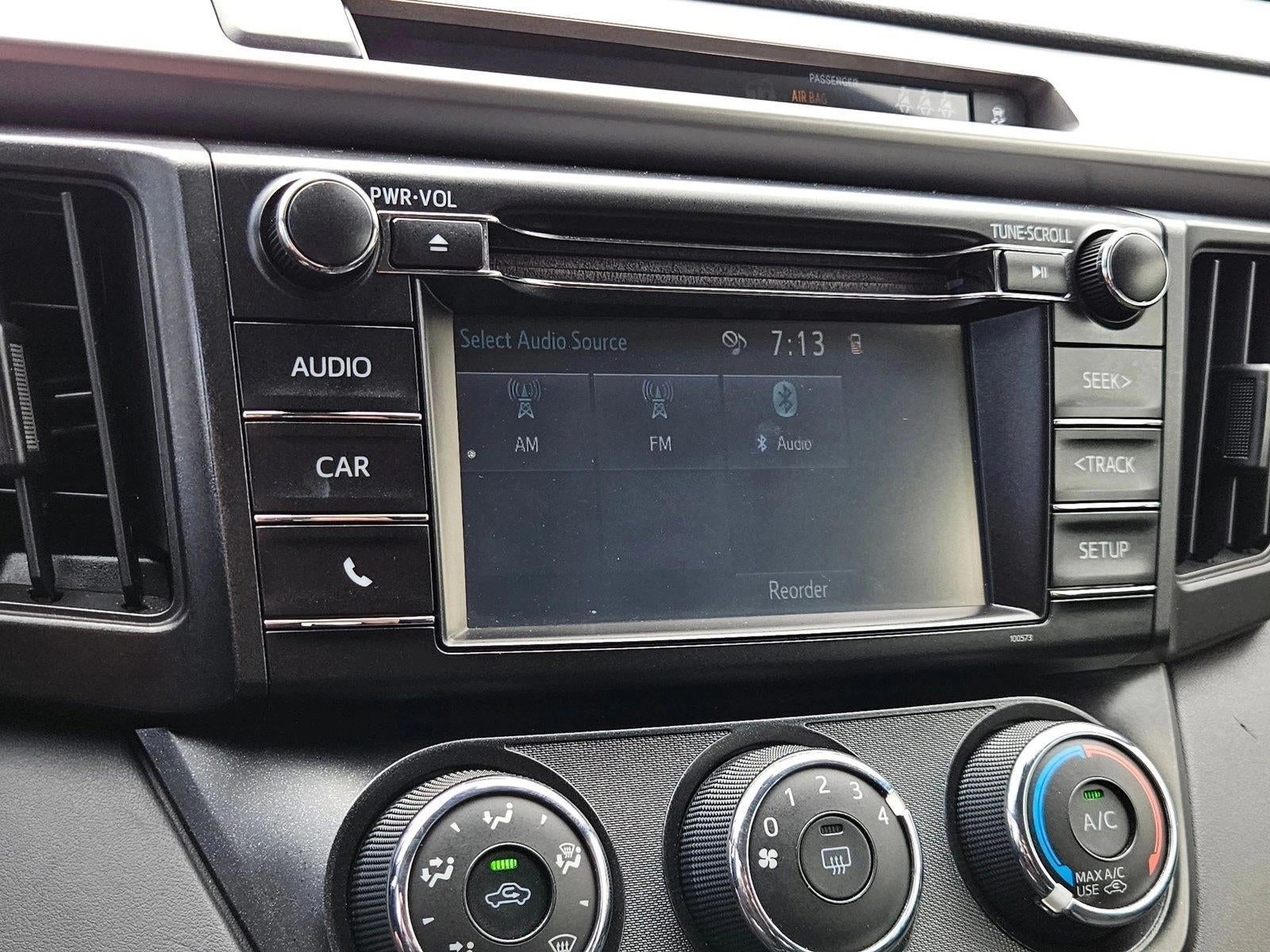 2017 Toyota RAV4 LE FWD (GS)