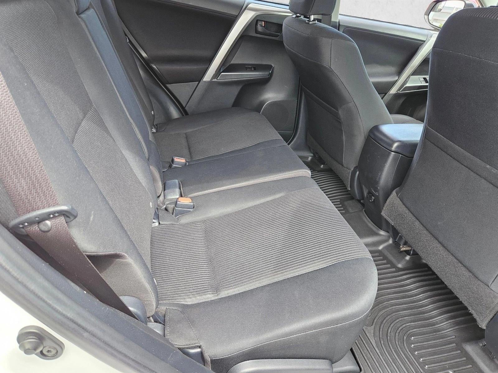 2017 Toyota RAV4 LE FWD (GS)