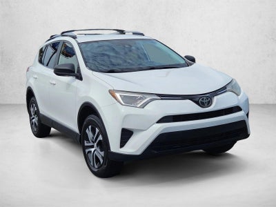 2017 Toyota RAV4 LE FWD (GS)