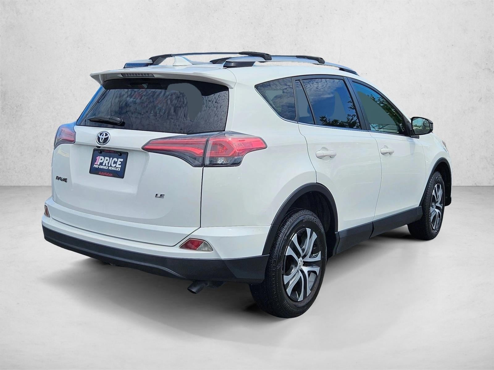 2017 Toyota RAV4 LE FWD (GS)