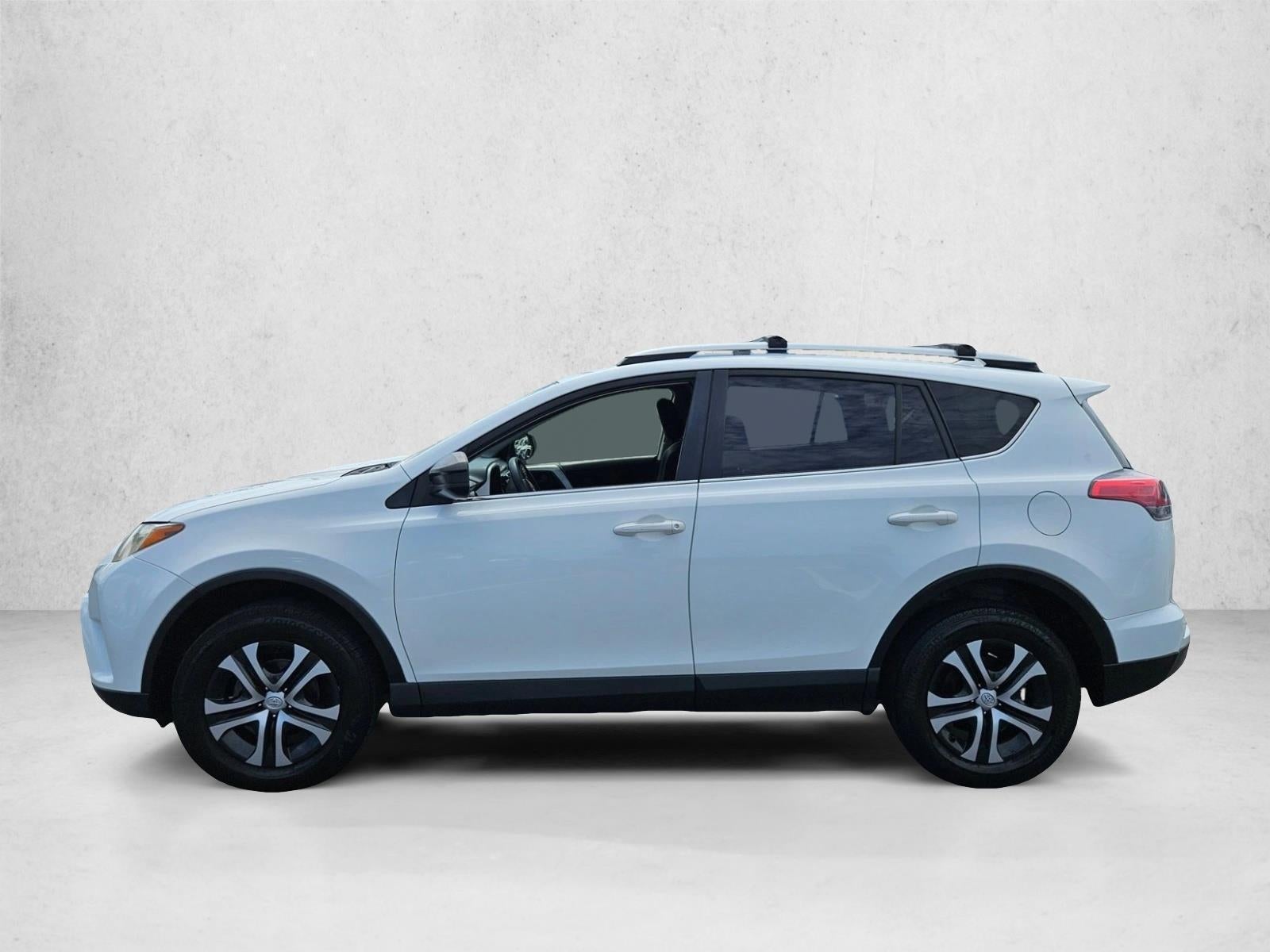 2017 Toyota RAV4 LE FWD (GS)