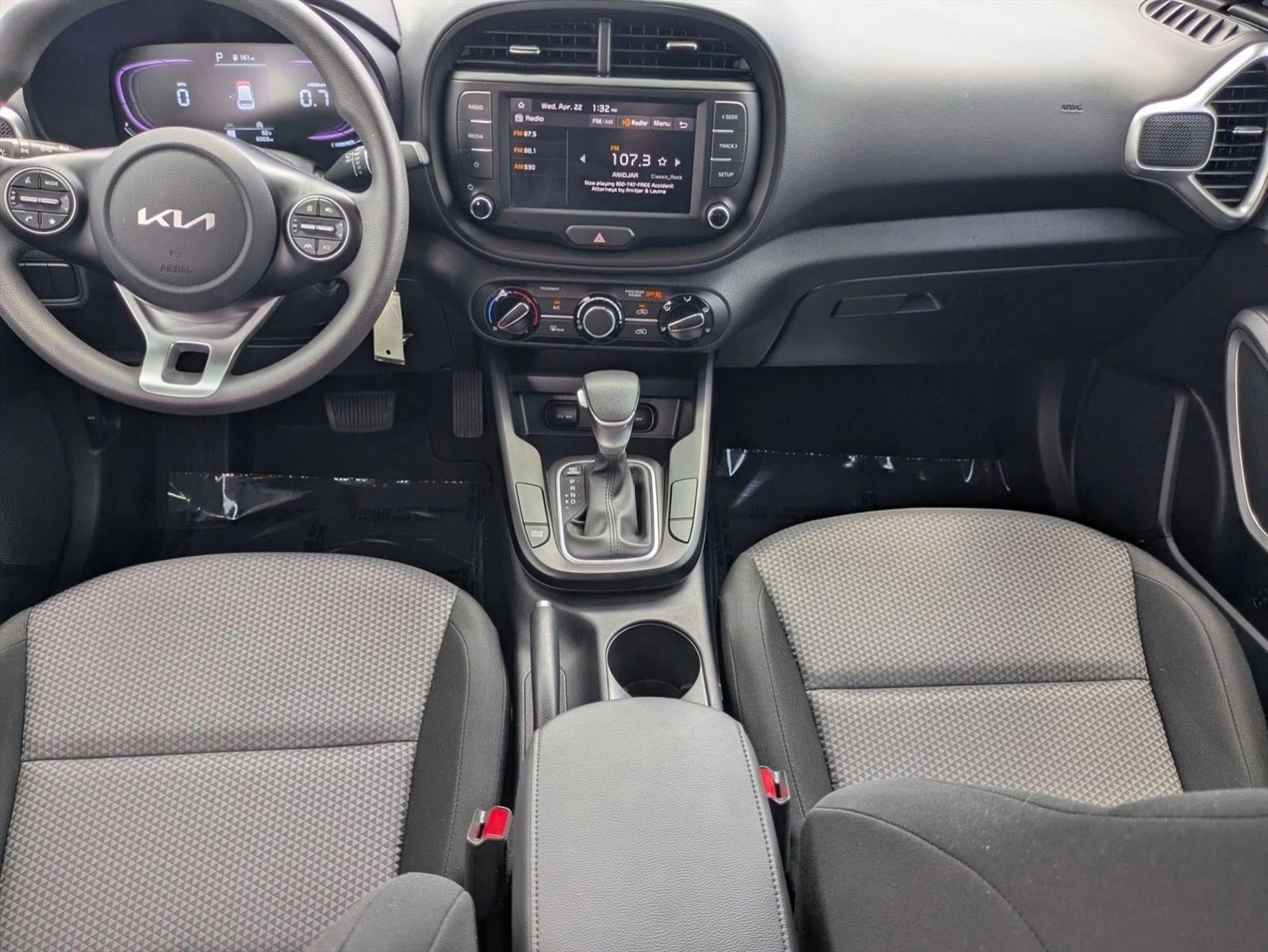 2024 Kia Soul LX IVT