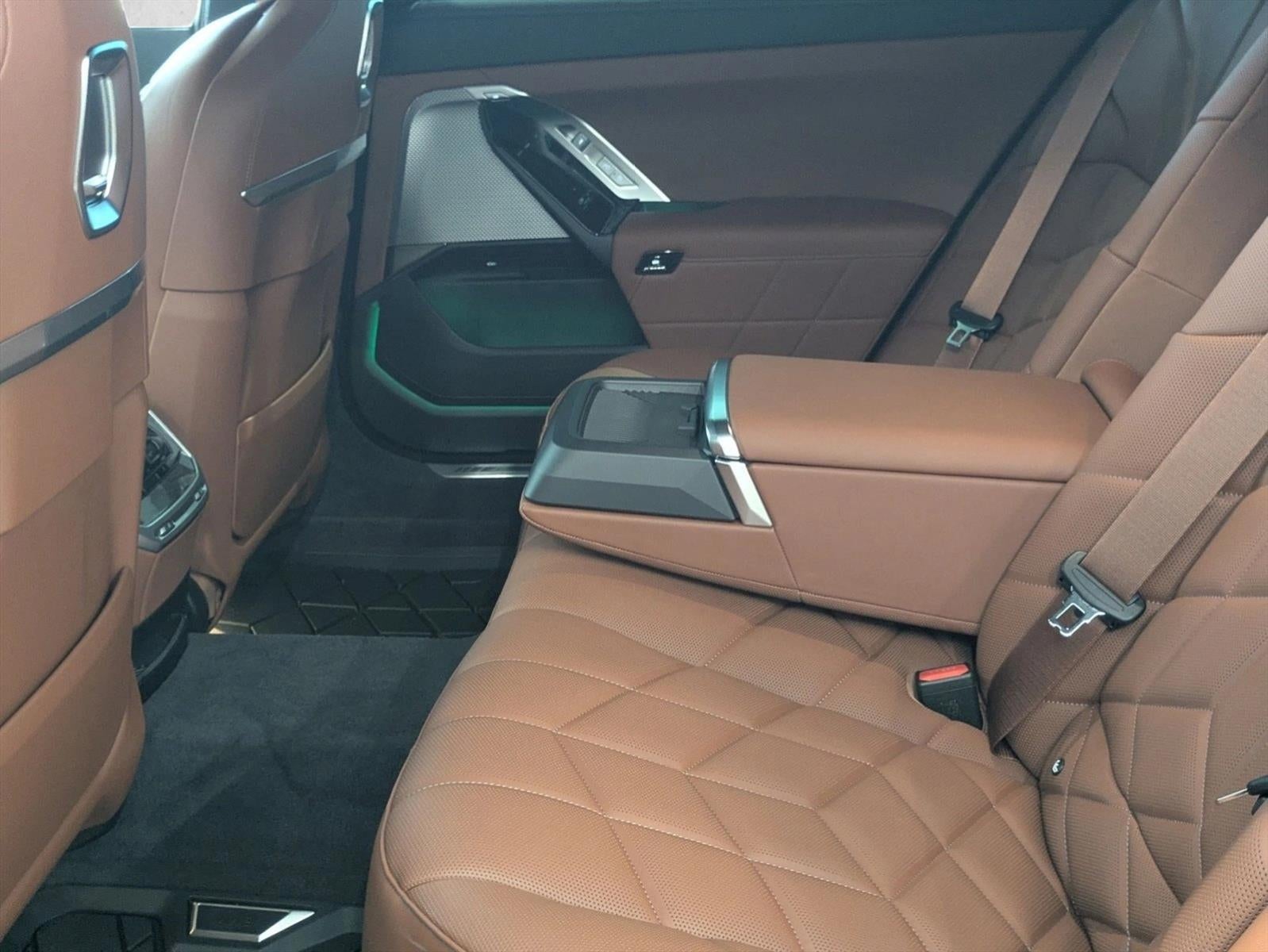2026 BMW 740i Sedan