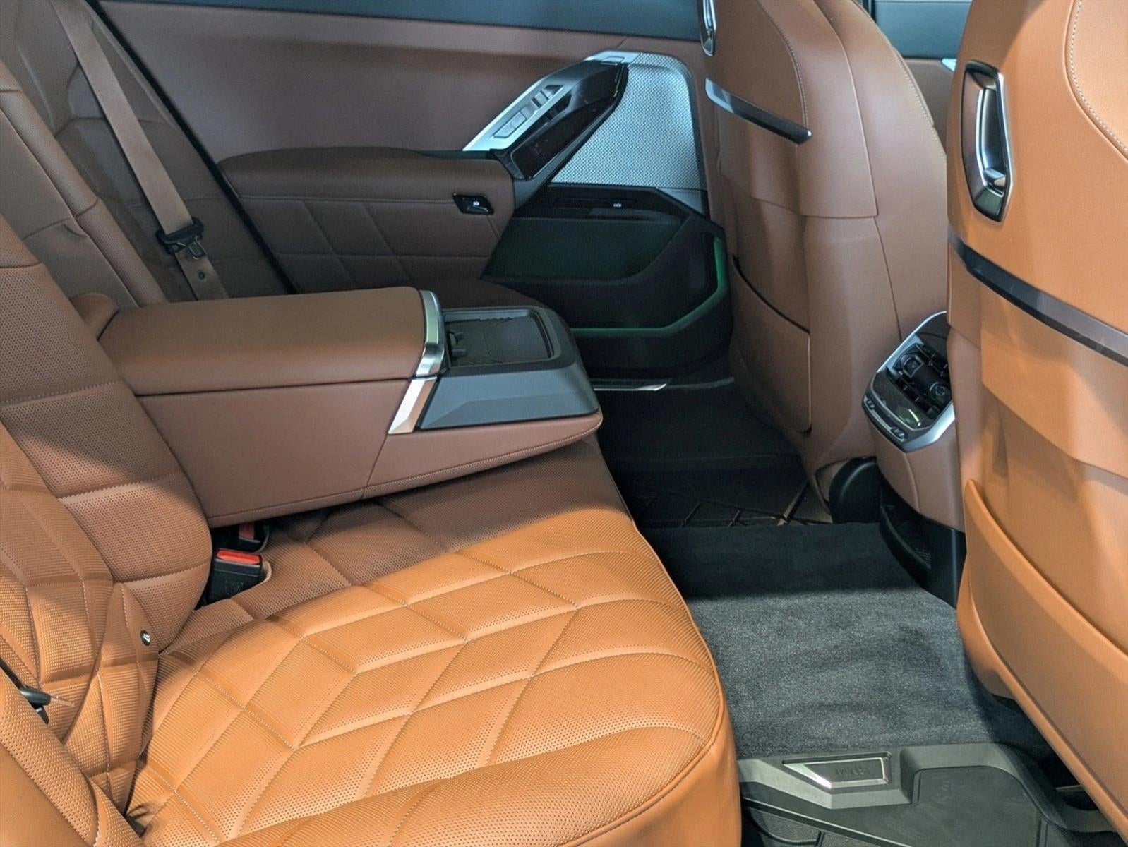 2026 BMW 740i Sedan