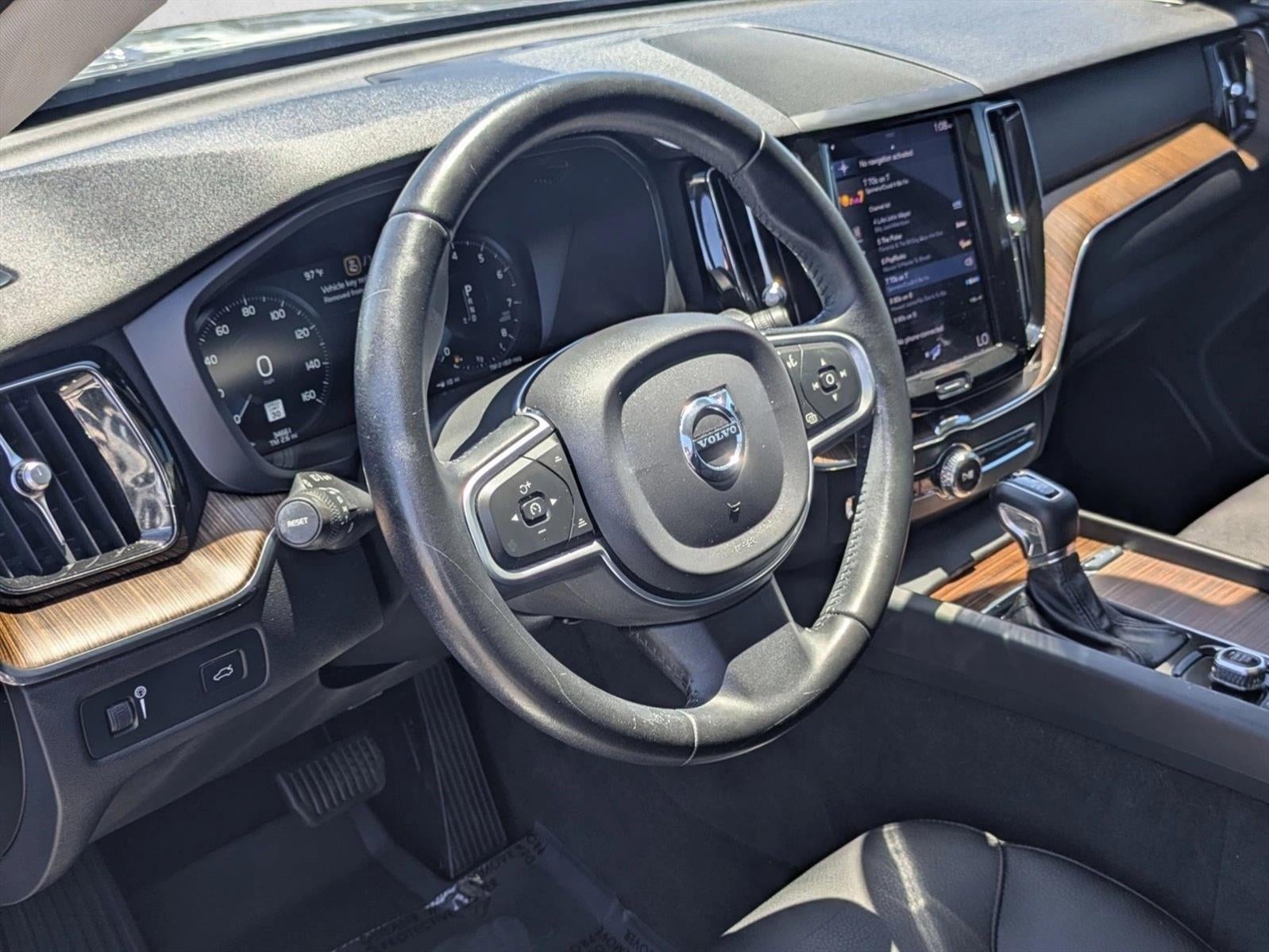 2021 Volvo XC60 T5 FWD Momentum