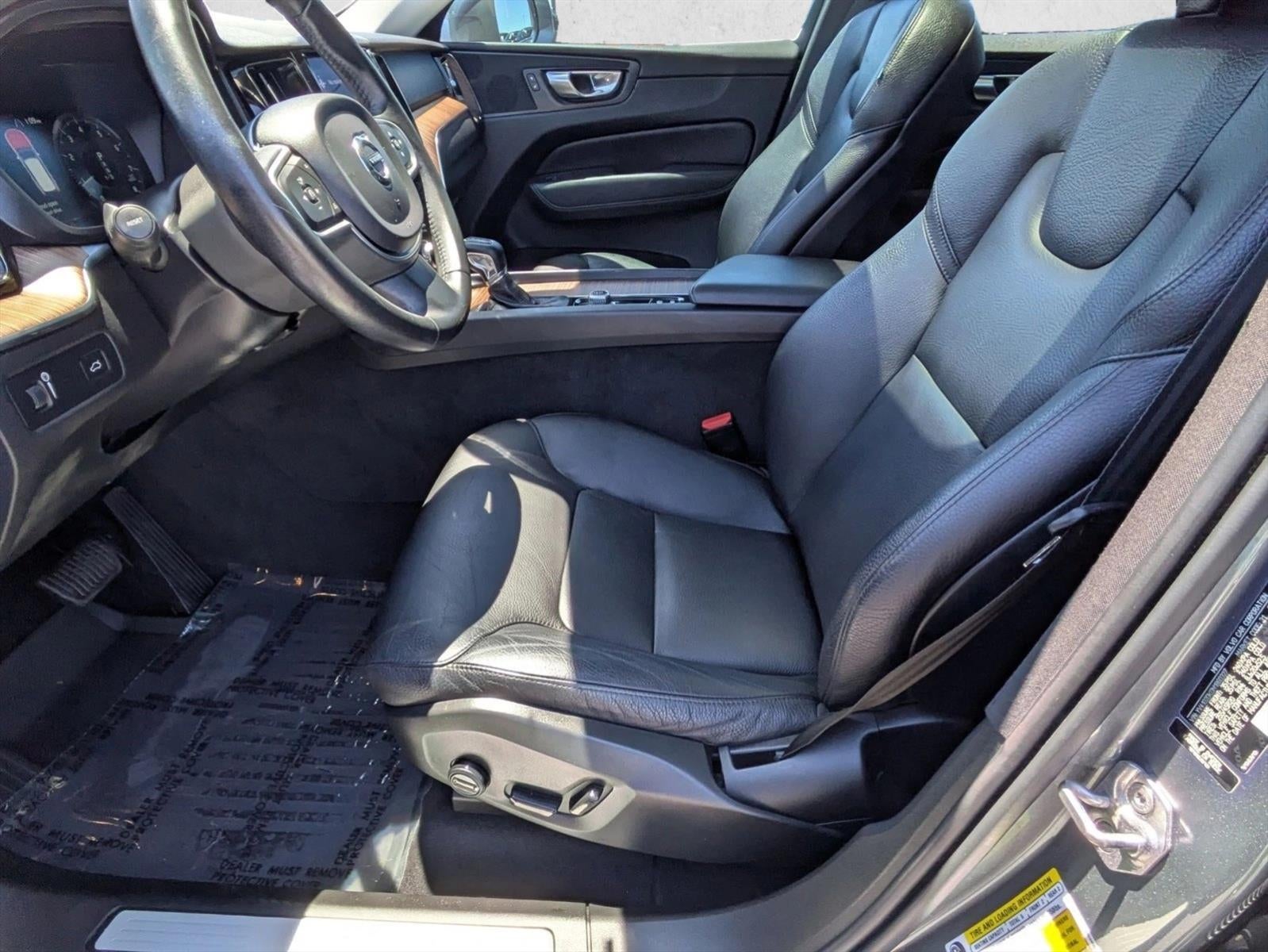 2021 Volvo XC60 T5 FWD Momentum