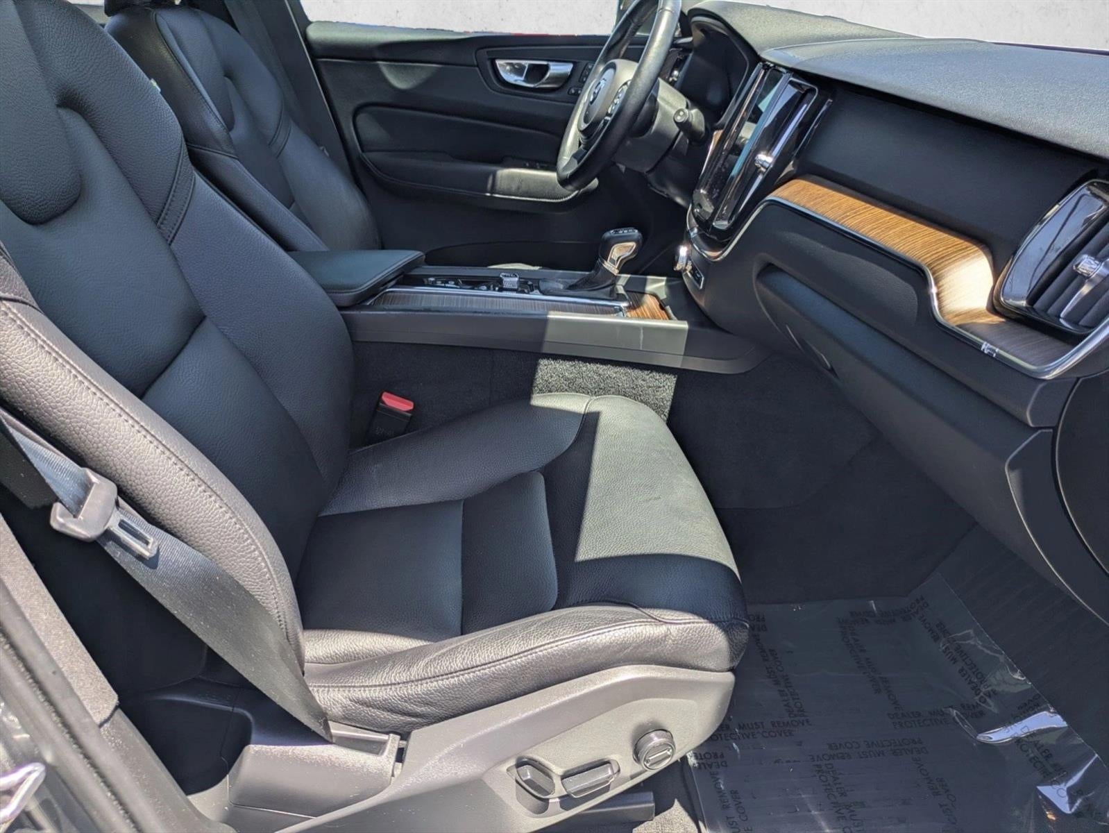2021 Volvo XC60 T5 FWD Momentum