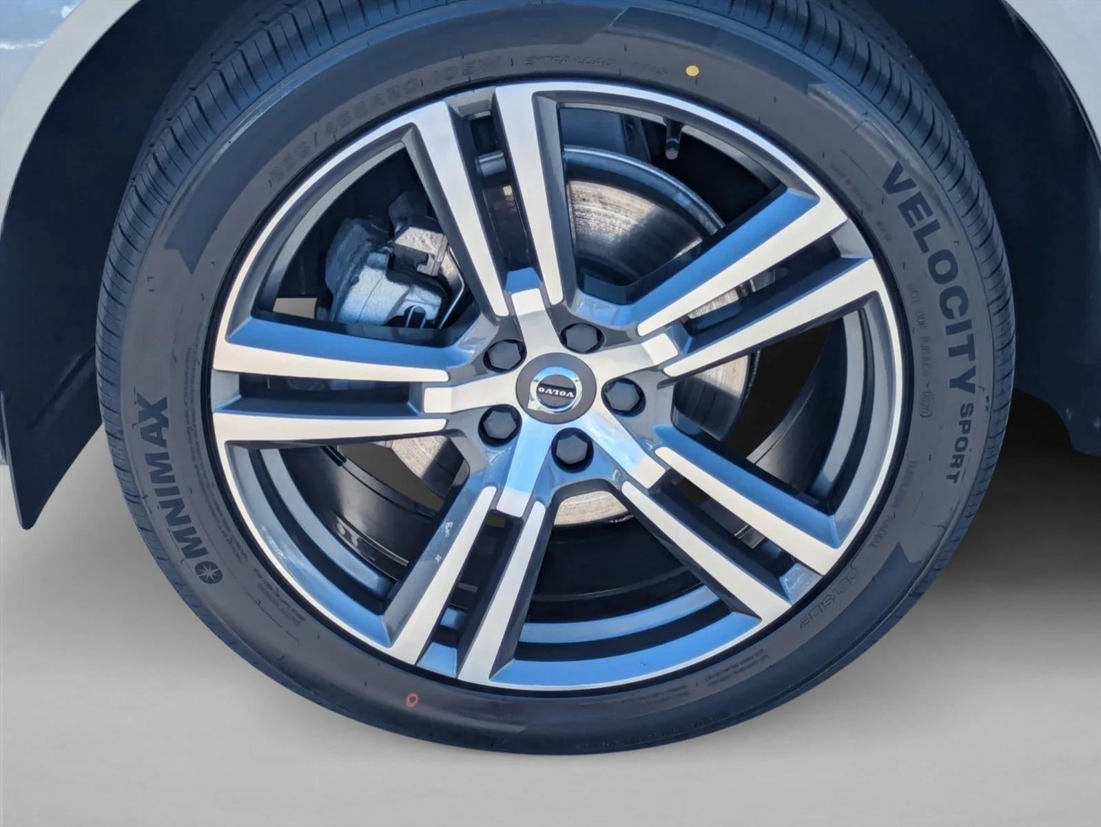 2021 Volvo XC60 T5 FWD Momentum