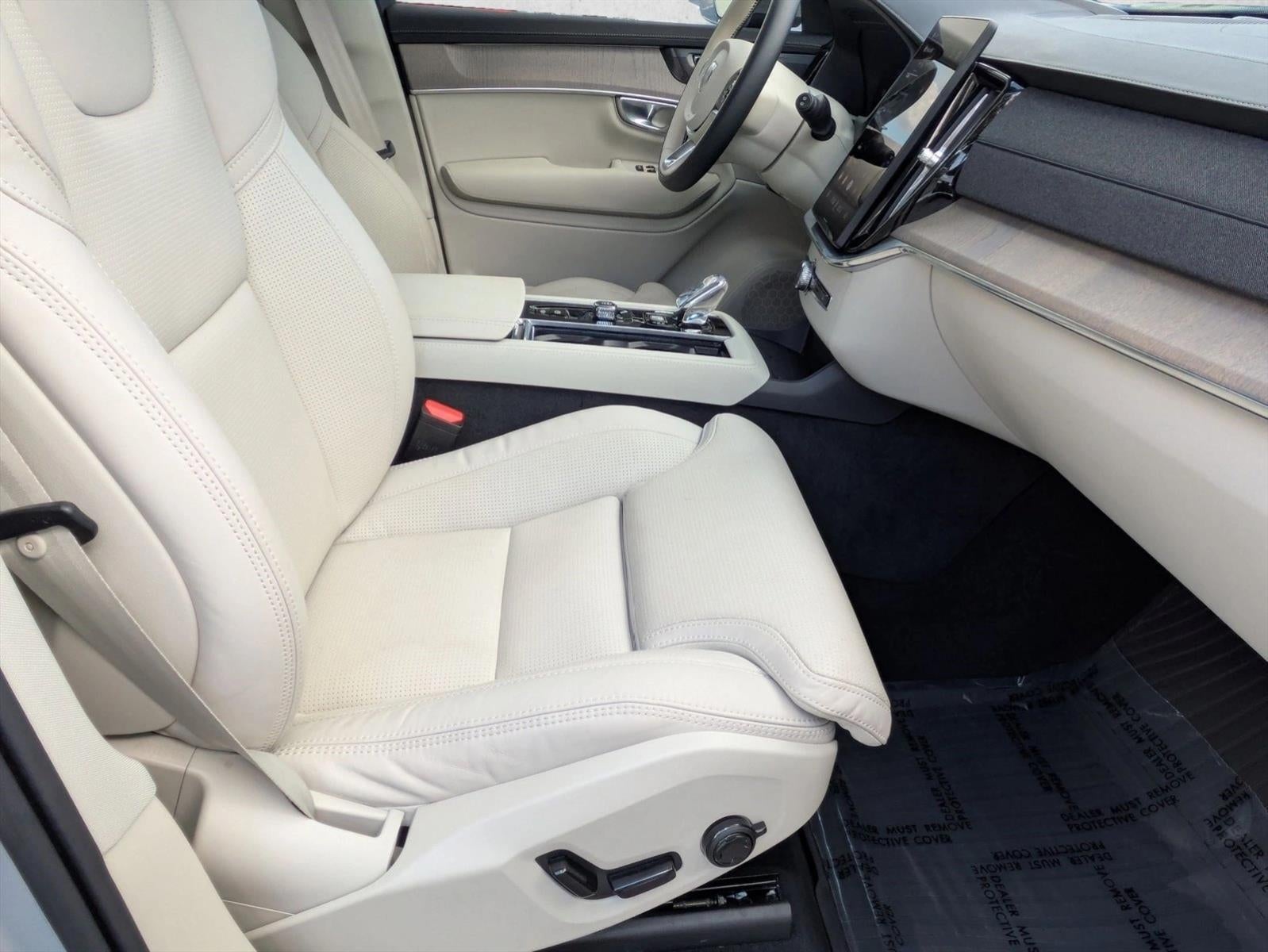 2025 Volvo XC90 Plug-In Hybrid 2025.5 T8 AWD Ultra 7-Seater
