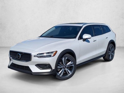 2023 Volvo V60 Cross Country B5 AWD Plus