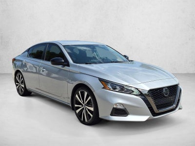 2022 Nissan Altima 2.5 SR Sedan