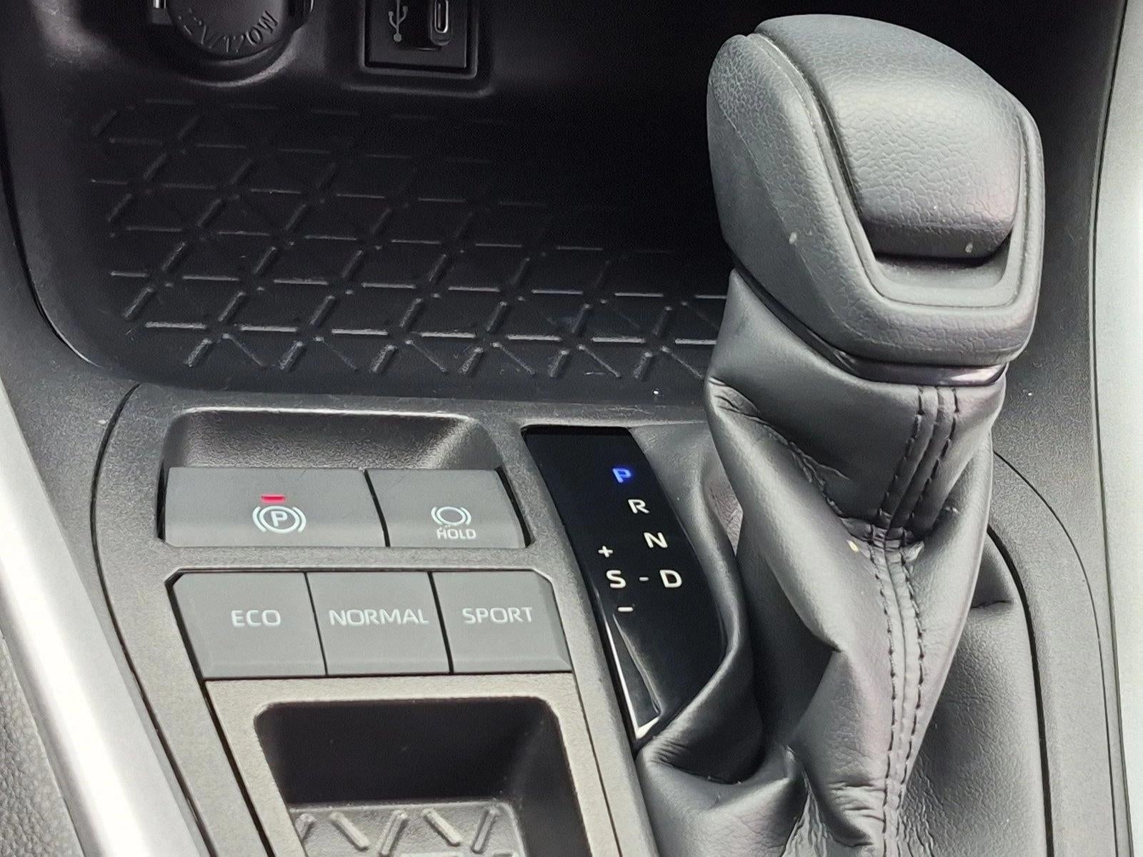 2024 Toyota RAV4 LE FWD (GS)