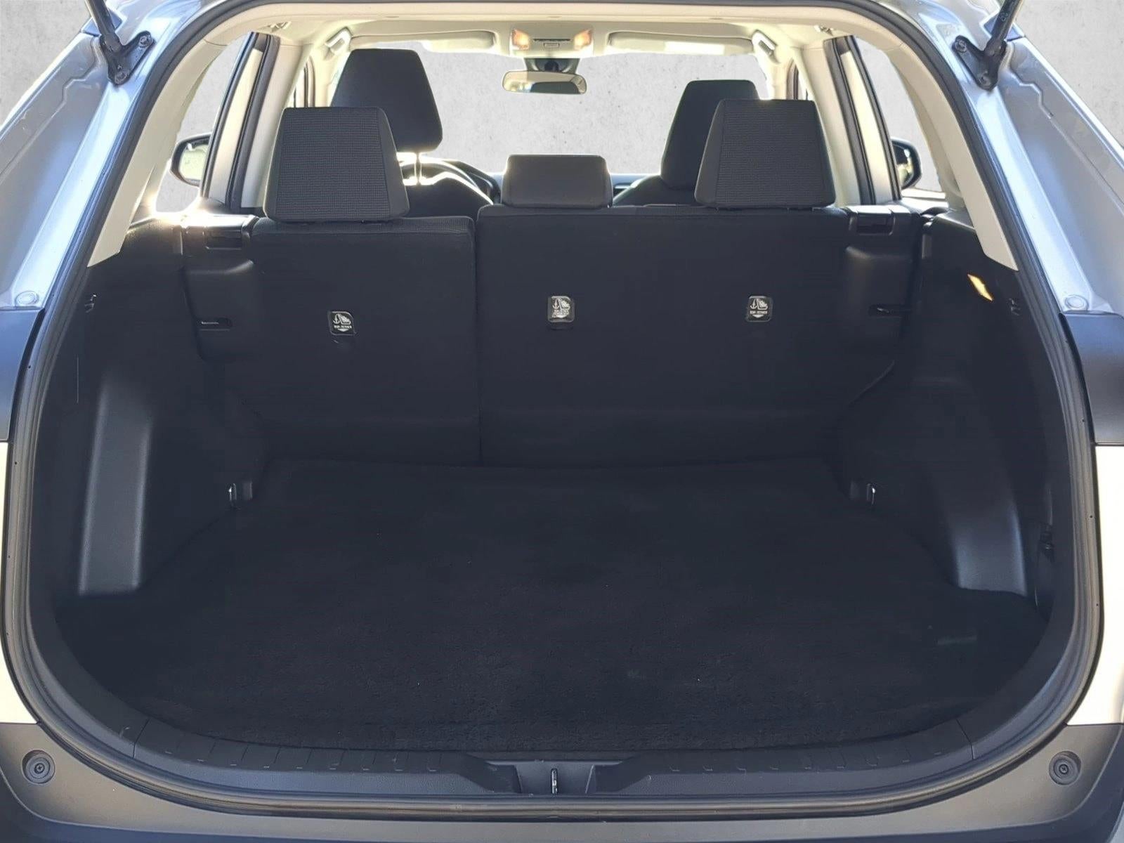 2020 Toyota RAV4 LE FWD (GS)