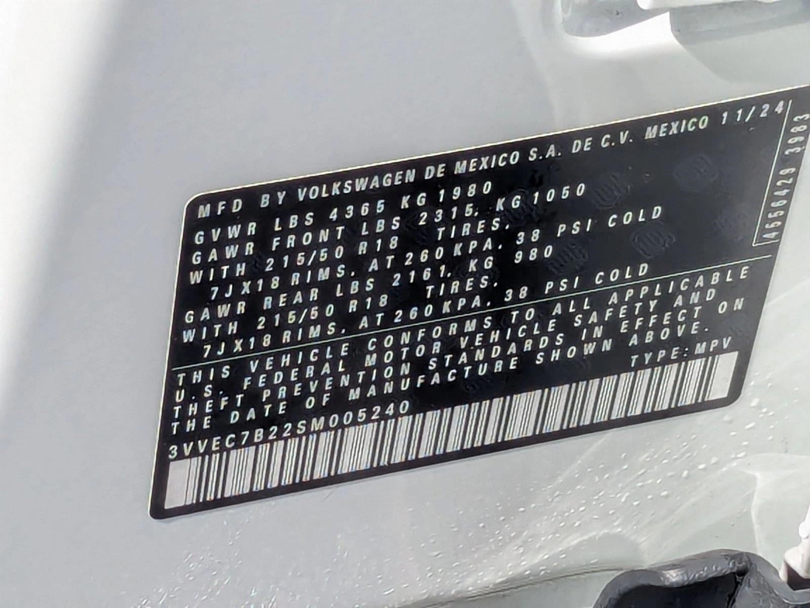 2025 Volkswagen Taos SE FWD