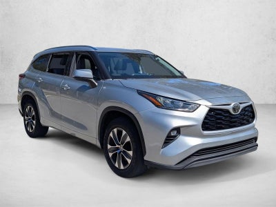 2020 Toyota Highlander XLE FWD (Natl)