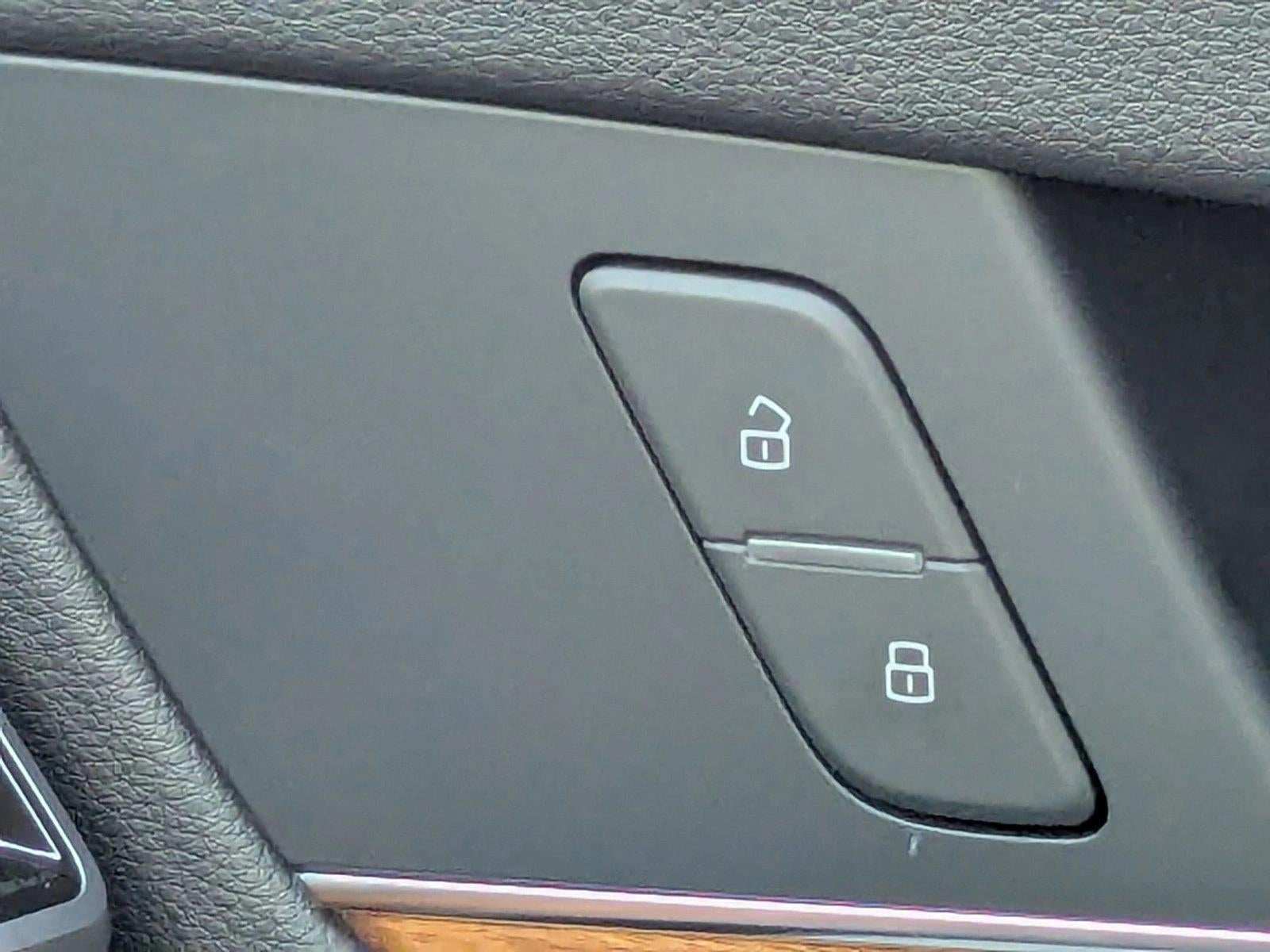 2023 Audi Q5 S line Prestige 45 TFSI quattro