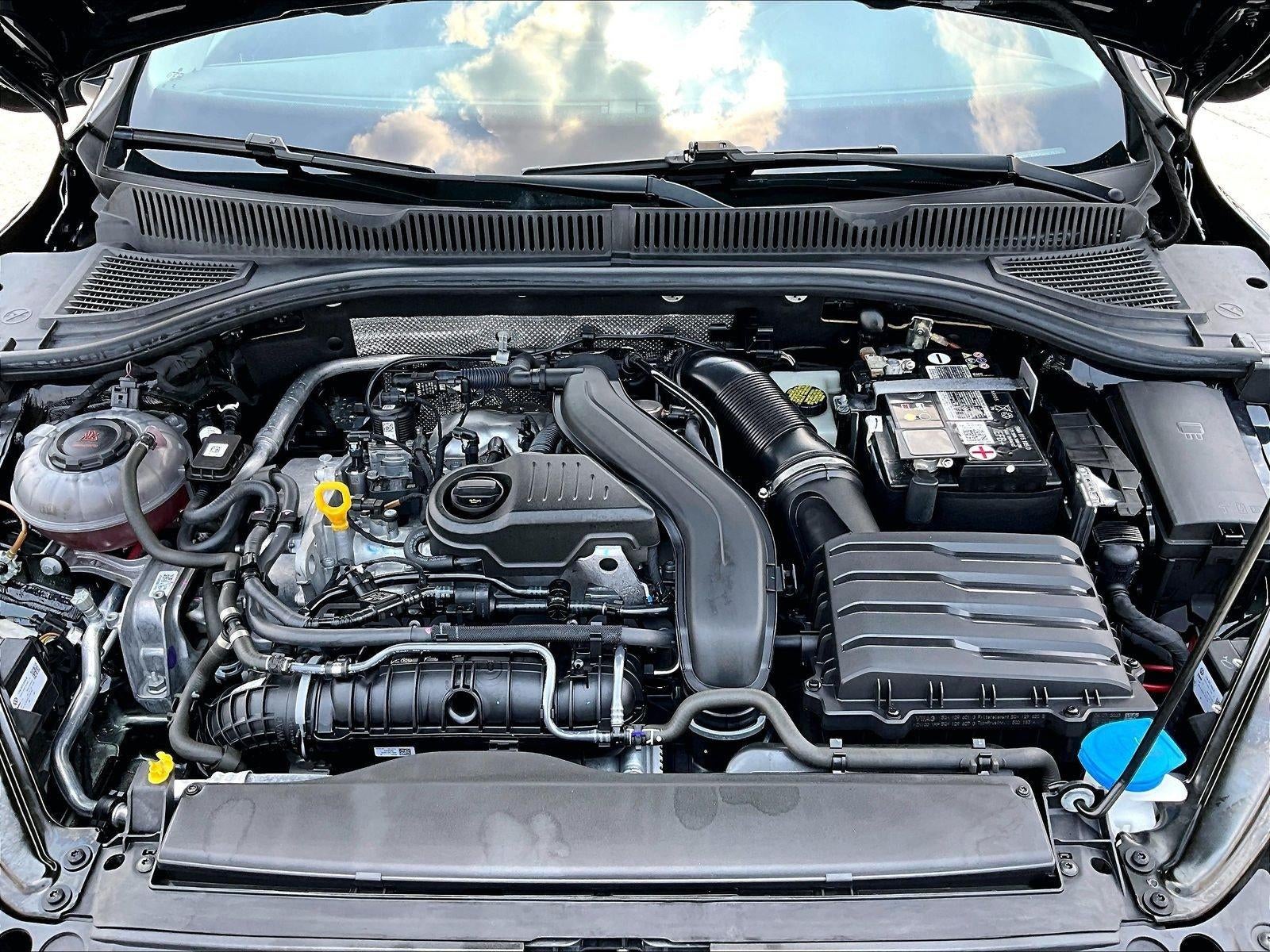2023 Volkswagen Jetta SE Auto