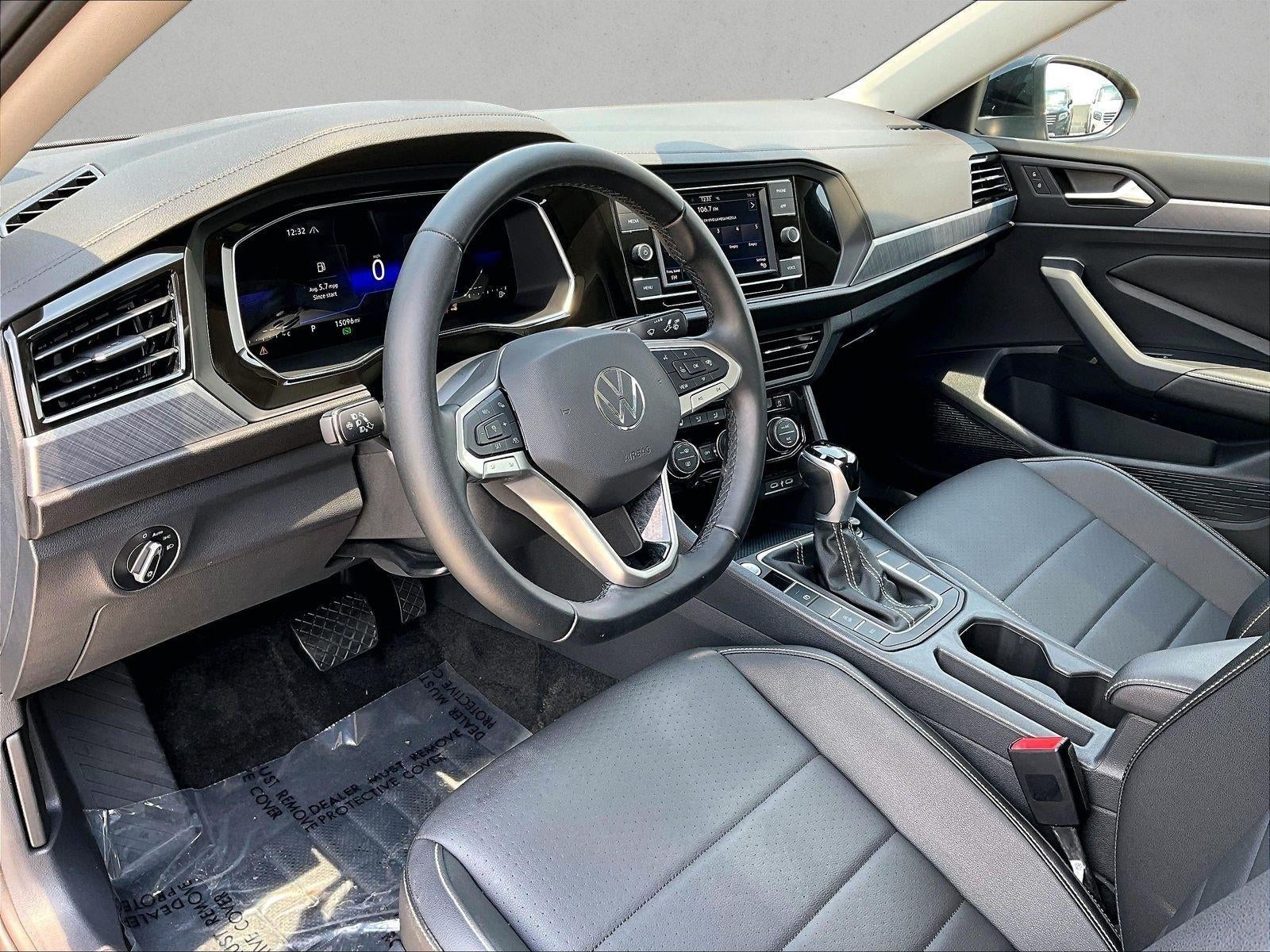 2023 Volkswagen Jetta SE Auto