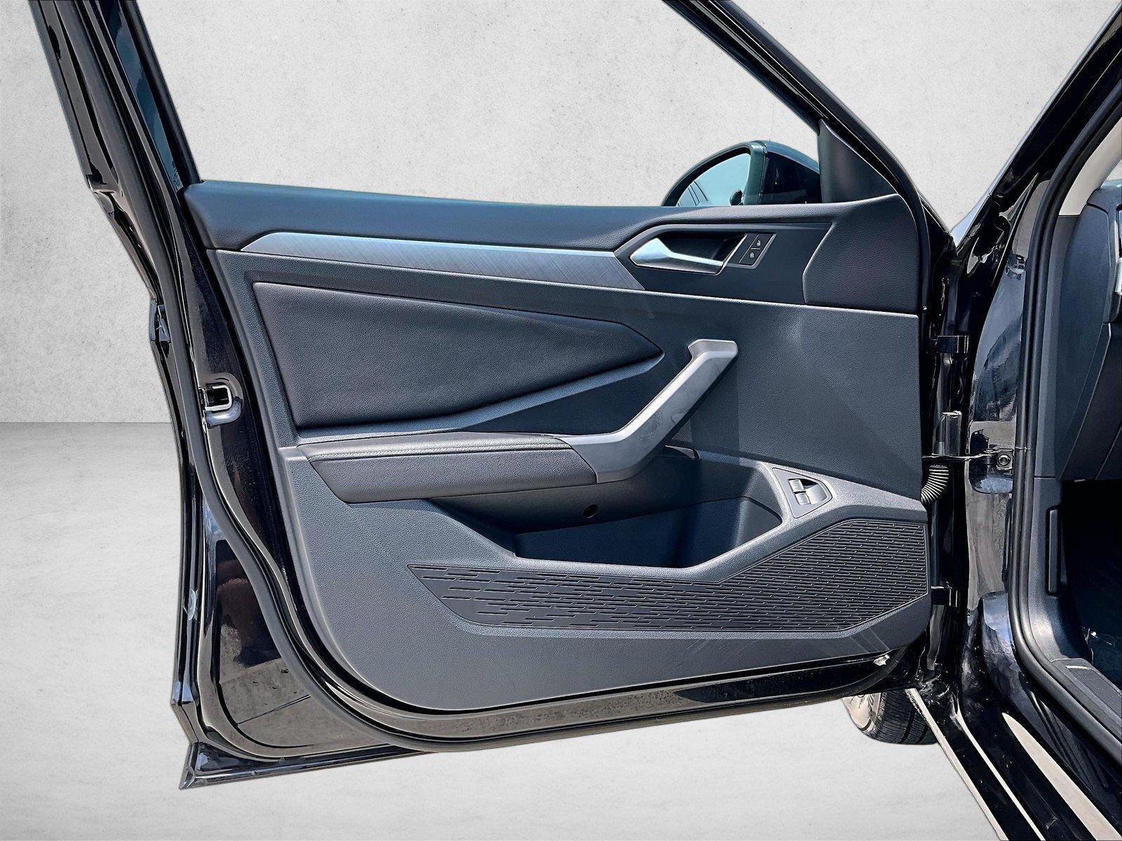 2023 Volkswagen Jetta SE Auto