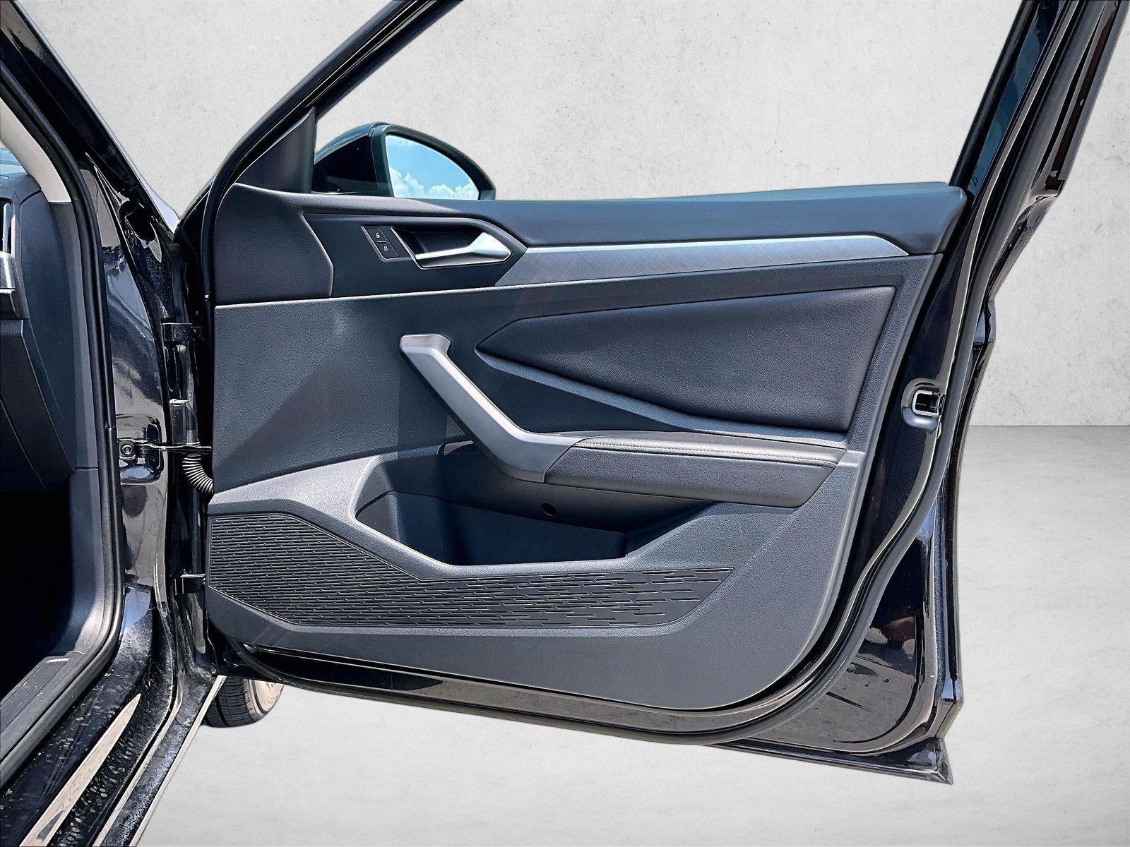 2023 Volkswagen Jetta SE Auto