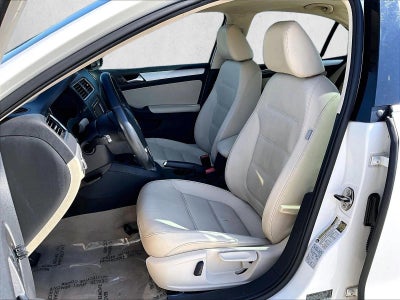 2013 Volkswagen Jetta 4dr Auto SE with Convenience Sedan