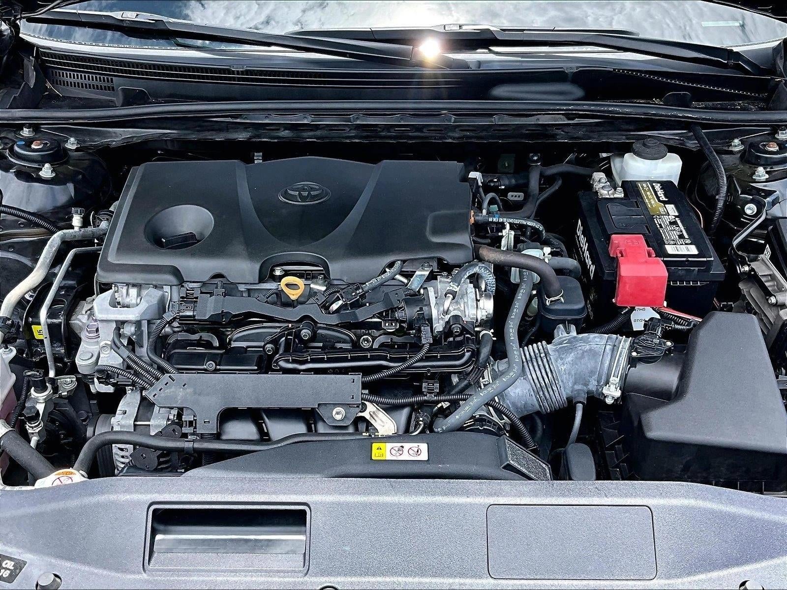 2022 Toyota Camry SE Auto (SE)
