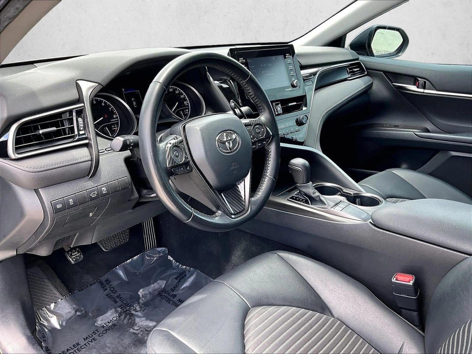 2022 Toyota Camry SE Auto (SE)