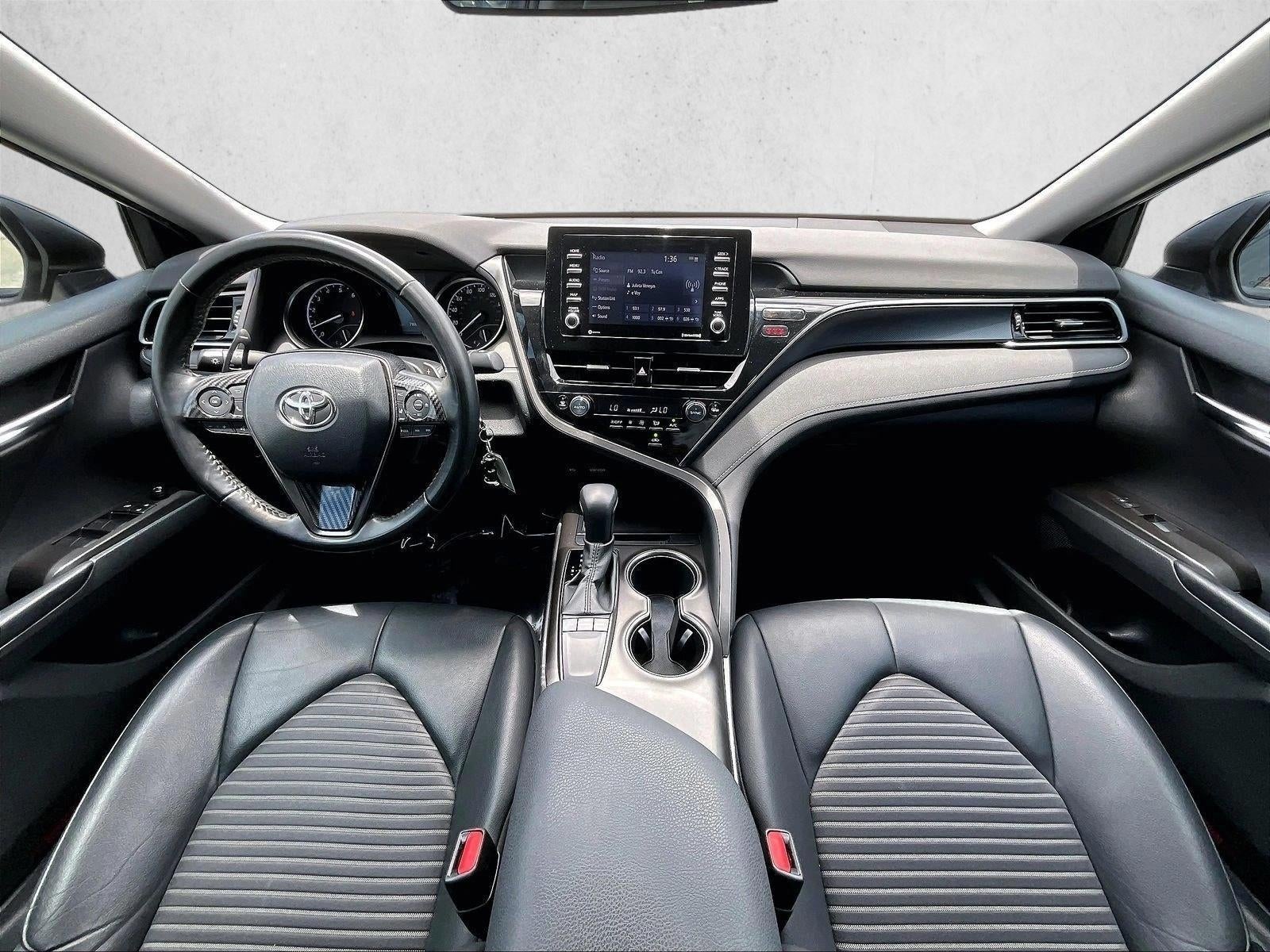 2022 Toyota Camry SE Auto (SE)