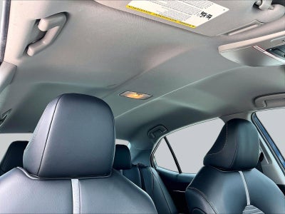 2022 Toyota Camry SE Auto (SE)