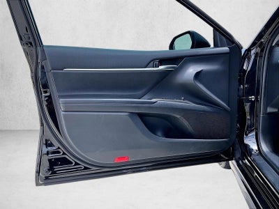 2022 Toyota Camry SE Auto (SE)