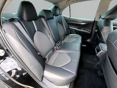 2022 Toyota Camry SE Auto (SE)