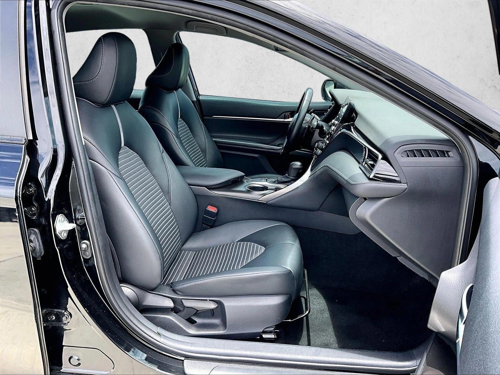 2022 Toyota Camry SE Auto (SE)