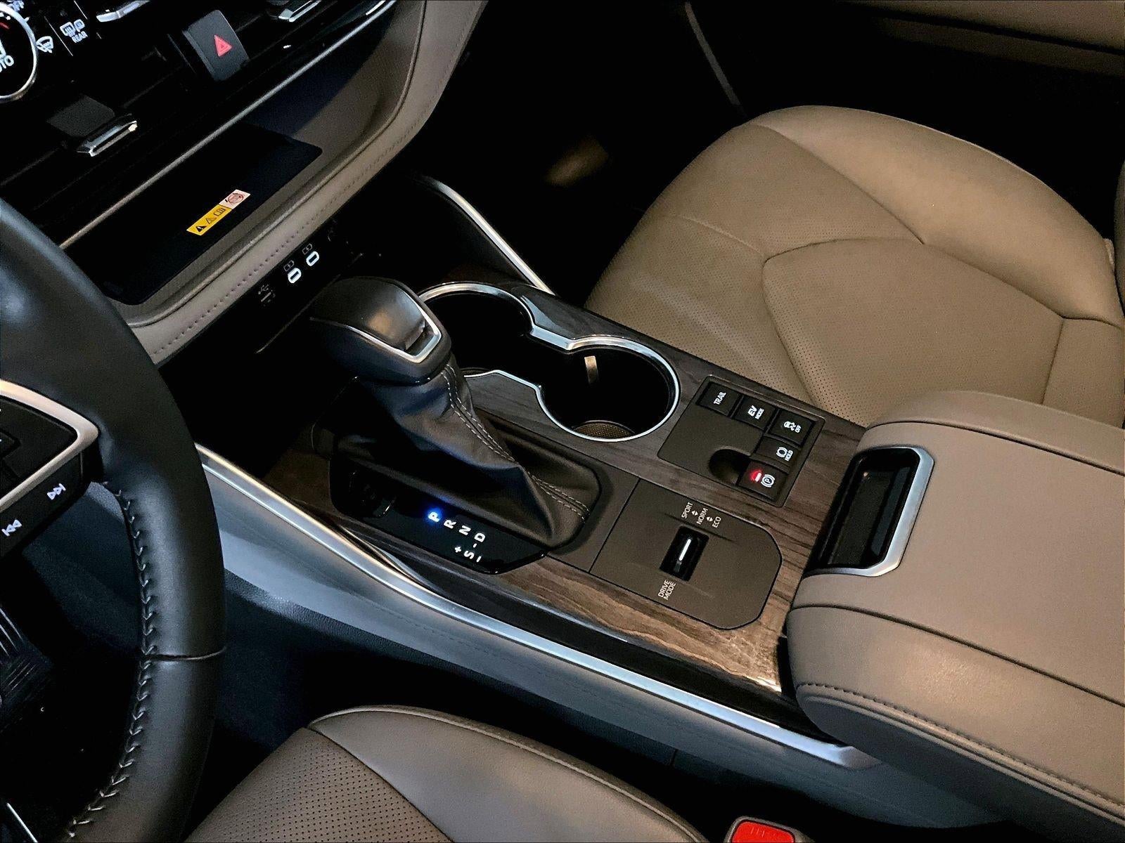 2025 Toyota Highlander Hybrid Limited AWD (Natl)
