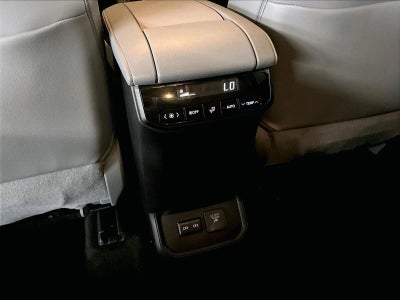 2025 Toyota Highlander Hybrid Limited AWD (Natl)