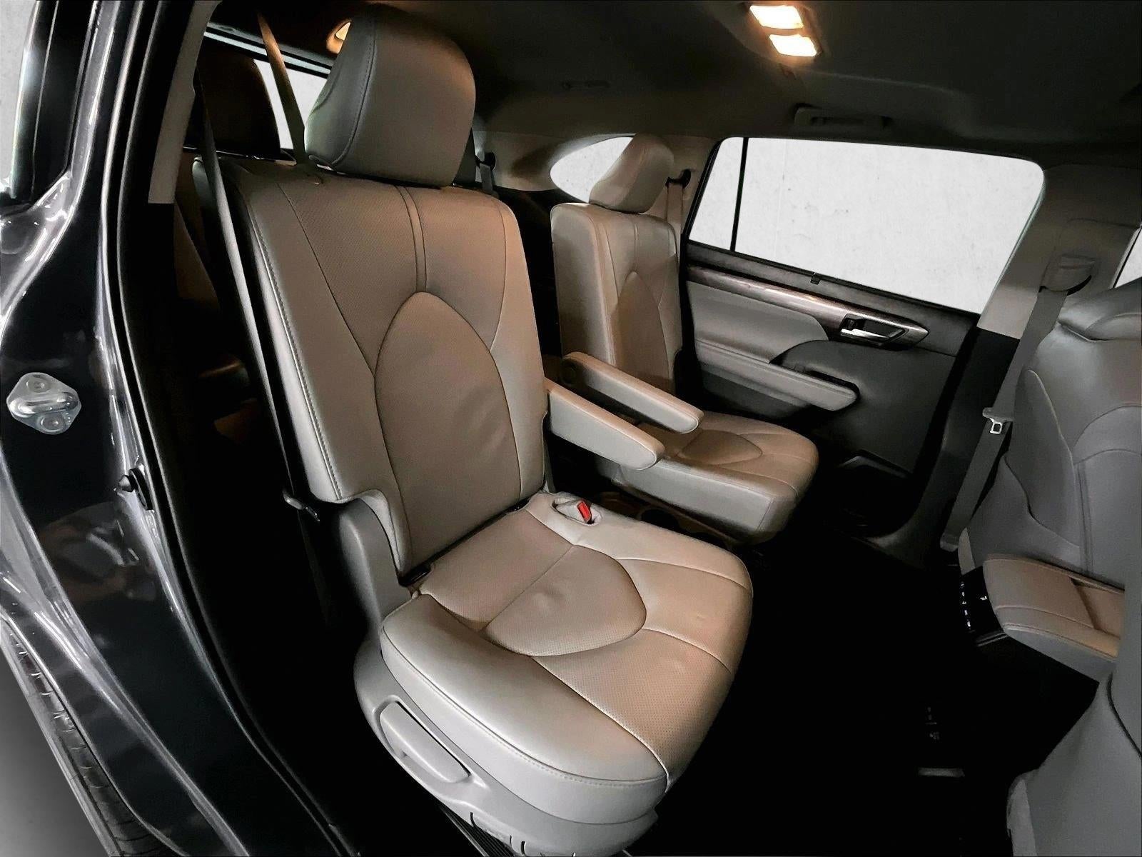 2025 Toyota Highlander Hybrid Limited AWD (Natl)