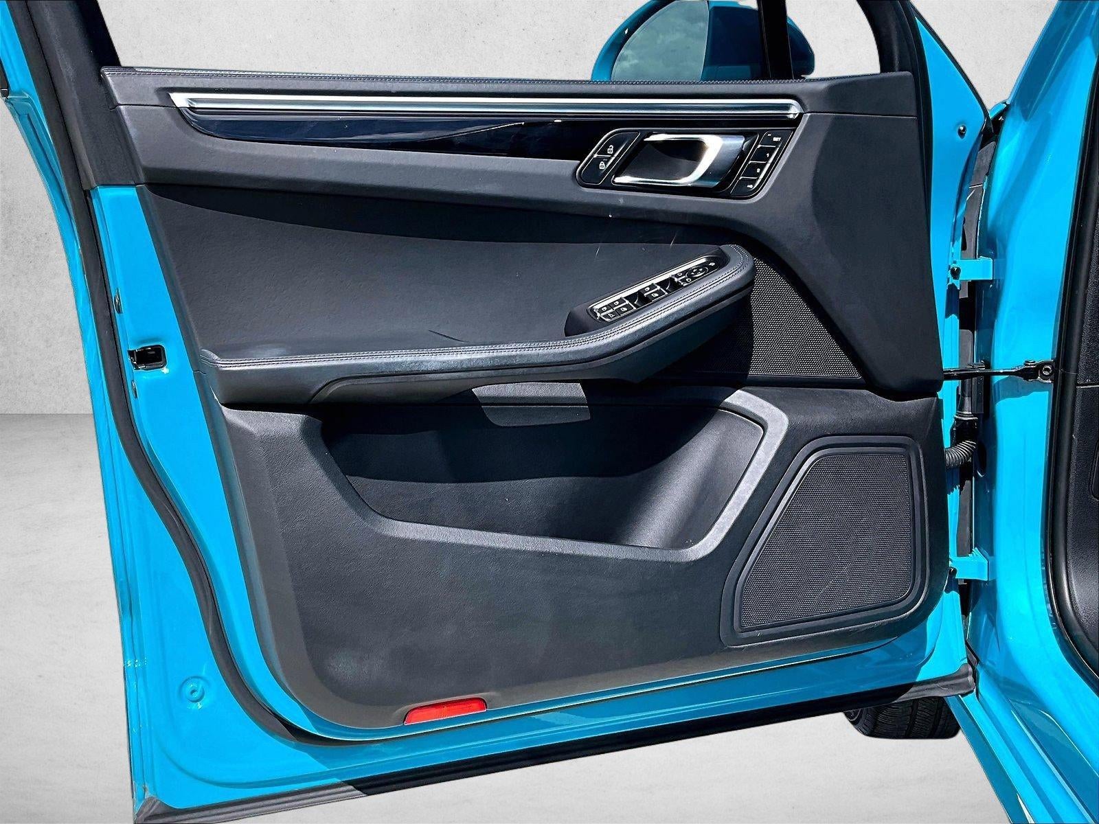 2023 Porsche Macan AWD