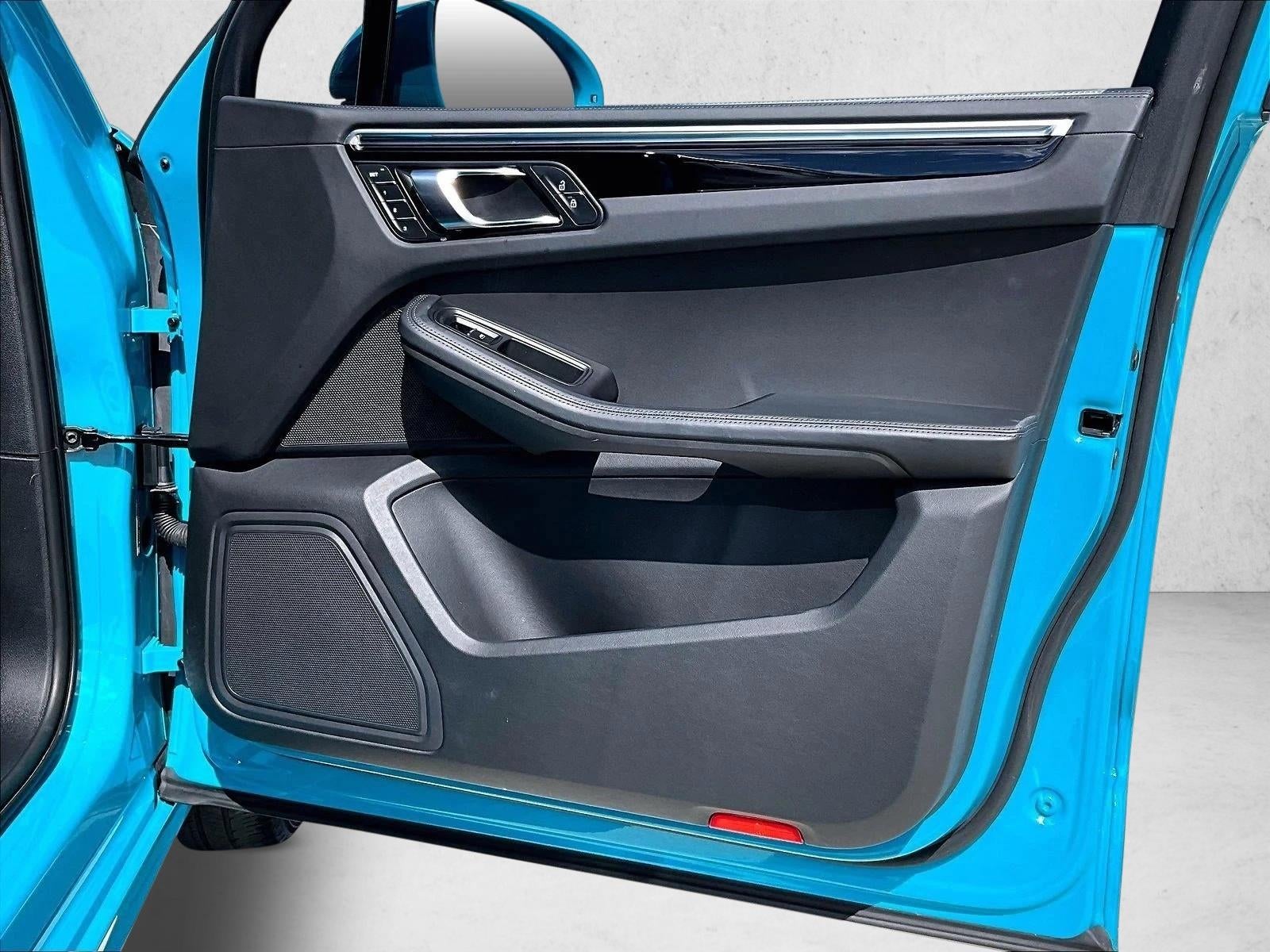 2023 Porsche Macan AWD