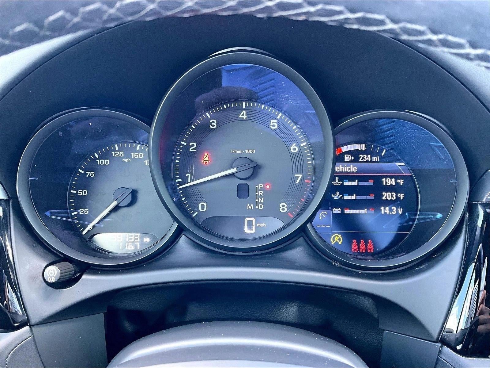 2023 Porsche Macan AWD