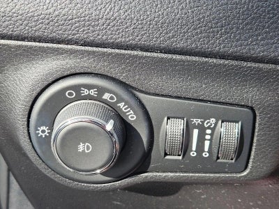 2020 Jeep Compass Latitude w/Sun/Safety Pkg FWD