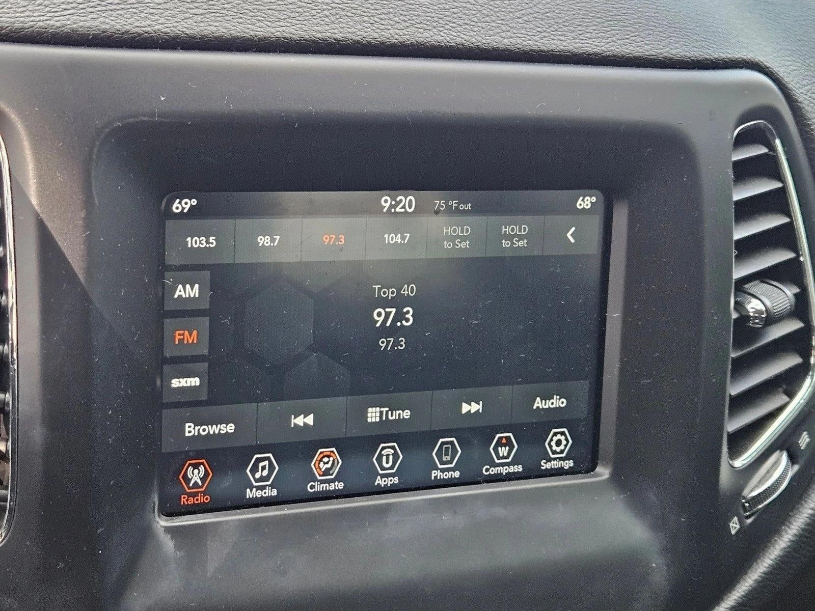 2020 Jeep Compass Latitude w/Sun/Safety Pkg FWD