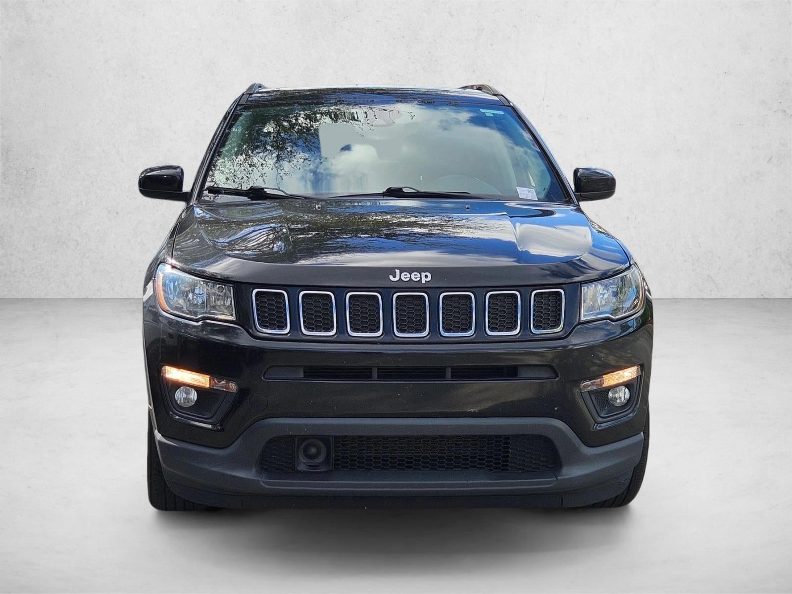 2020 Jeep Compass Latitude w/Sun/Safety Pkg FWD