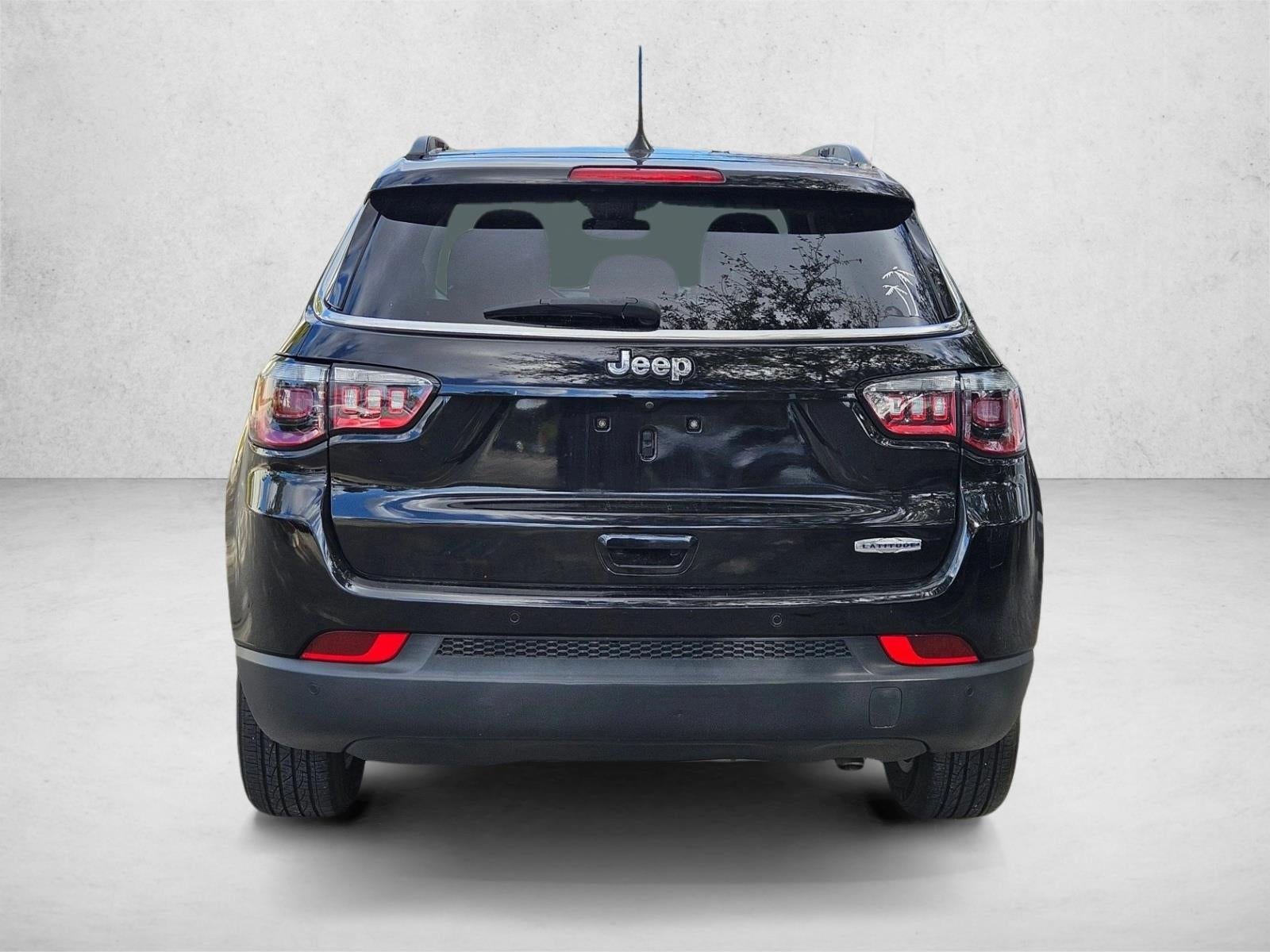 2020 Jeep Compass Latitude w/Sun/Safety Pkg FWD