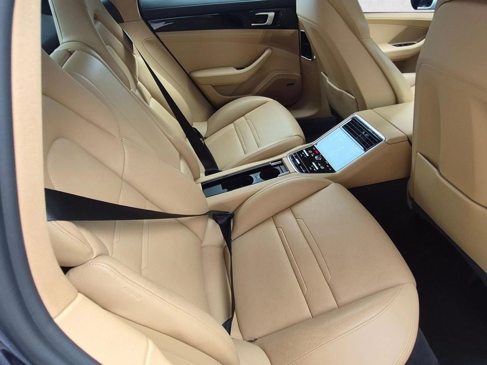 2018 Porsche Panamera 4 AWD