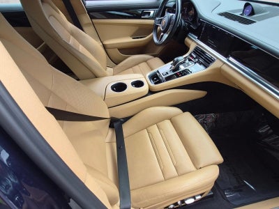 2018 Porsche Panamera 4 AWD