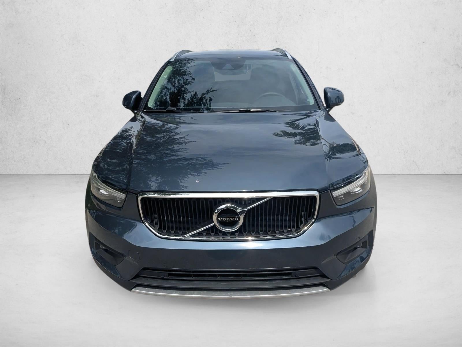 2022 Volvo XC40 T5 AWD Momentum