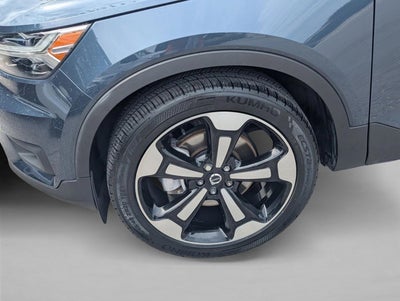 2022 Volvo XC40 T5 AWD Momentum