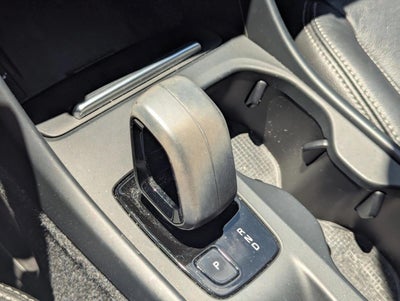 2022 Volvo XC40 T5 AWD Momentum