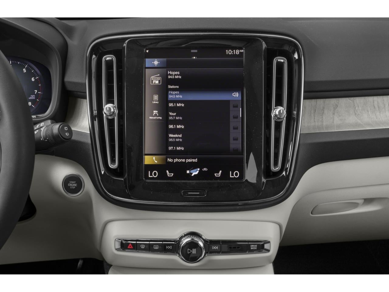 2022 Volvo XC40 T5 AWD Momentum