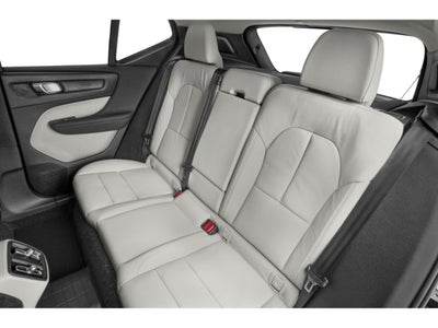 2022 Volvo XC40 T5 AWD Momentum