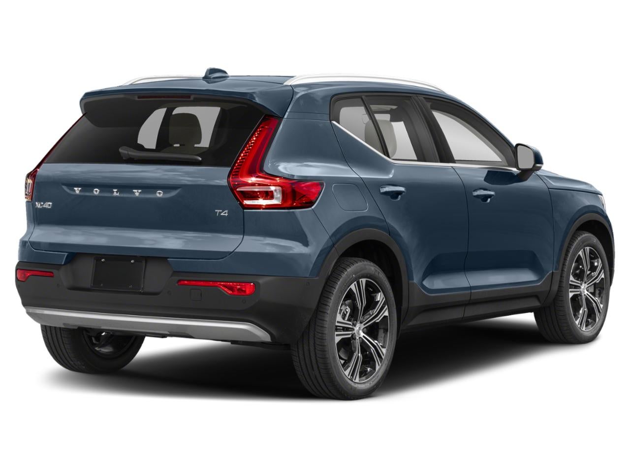 2022 Volvo XC40 T5 AWD Momentum